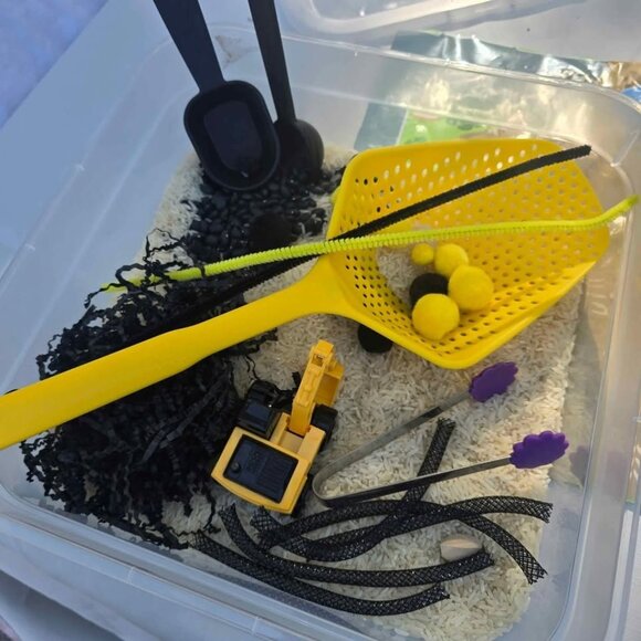 Construction Sensory Bin with Scoops, Toy Excavator & Accessories Play & Learnin - Picture 3 of 3
